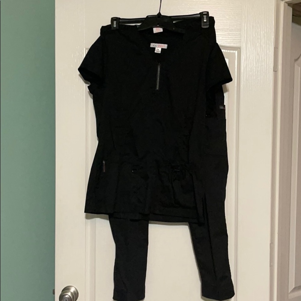 Koi Stretch scrub set